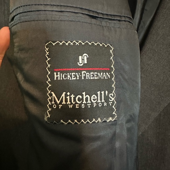 HICKEY FREEMAN dark gray 2pc USA-made boardroom suit - Picture 8 of 11